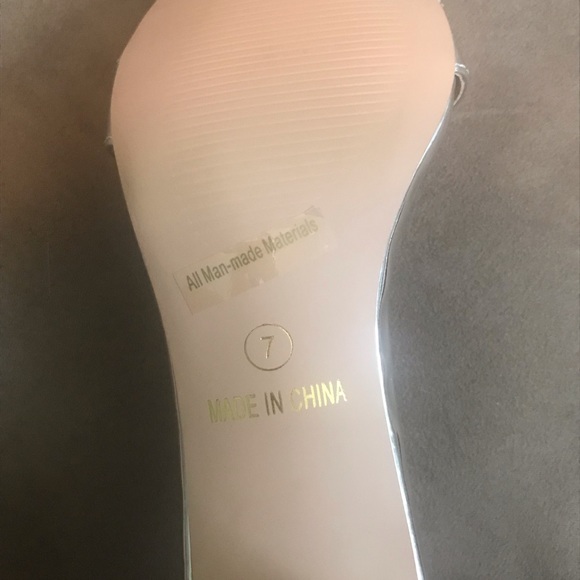 Heels - Picture 4 of 4